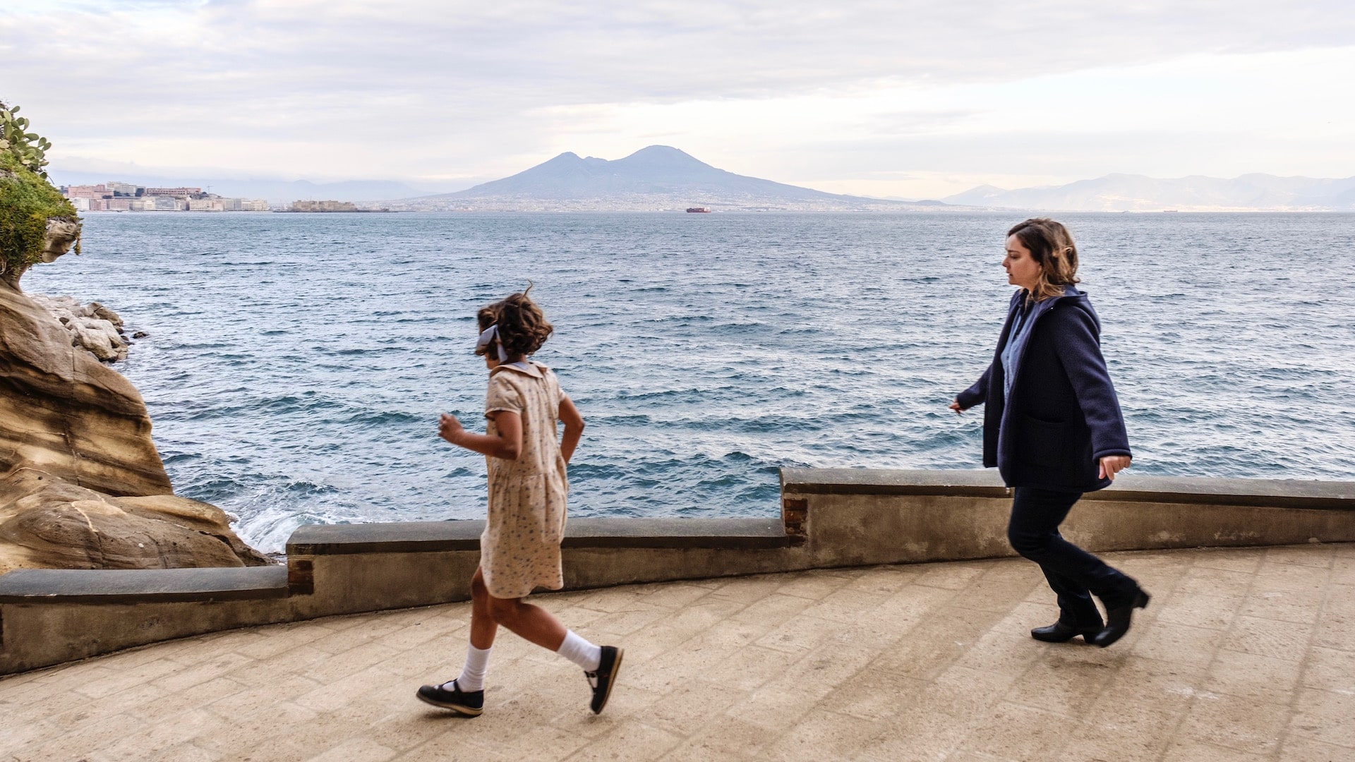 Tornare: il poster e alcune foto dal set del film di Cristina Comencini