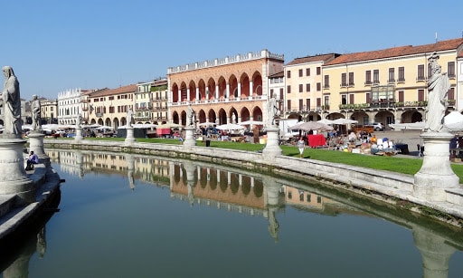 Padova la sedia della felicità- Cinematographe