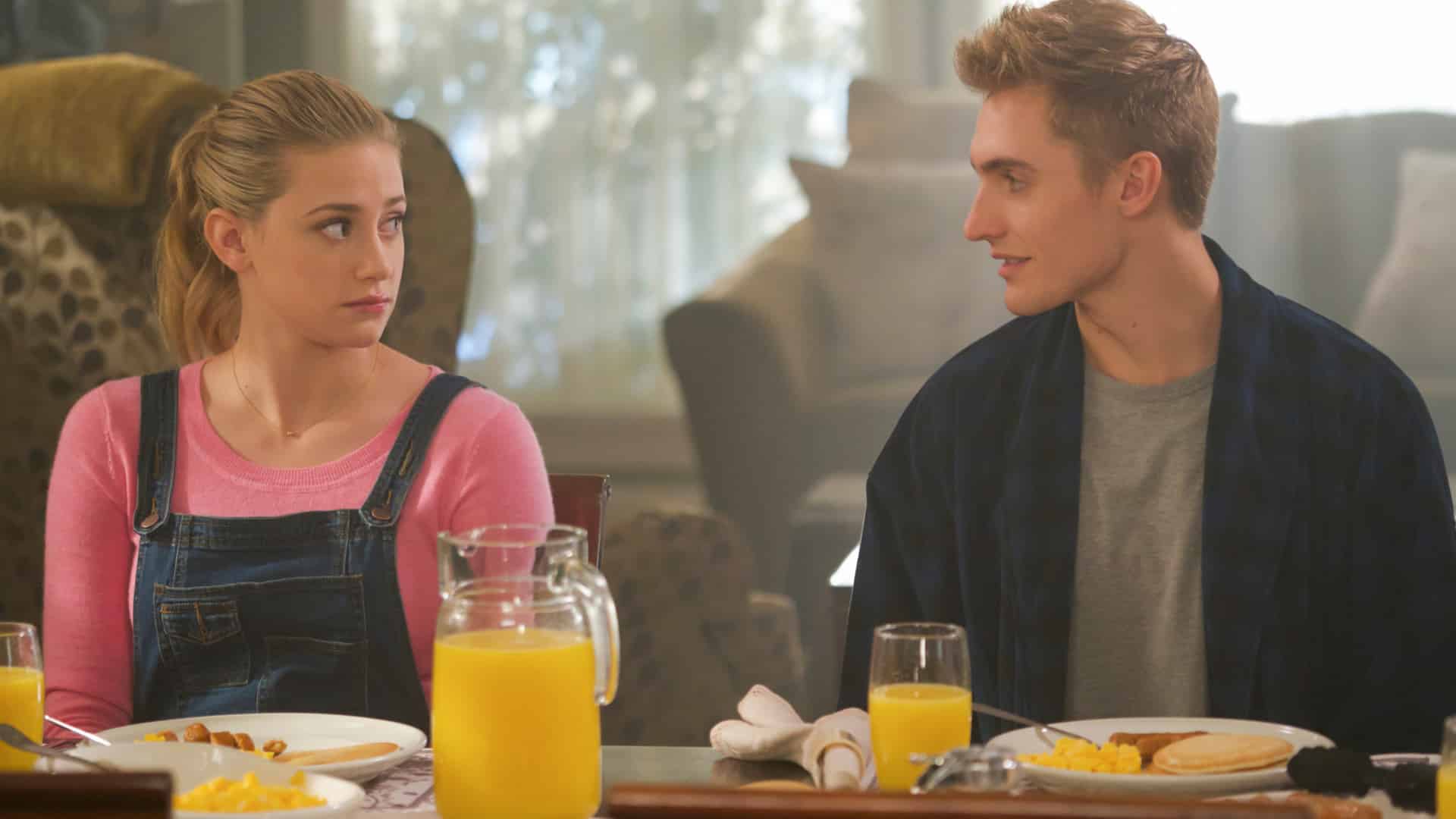 Riverdale: alleanze inedite nelle nuove immagini del prossimo episodio