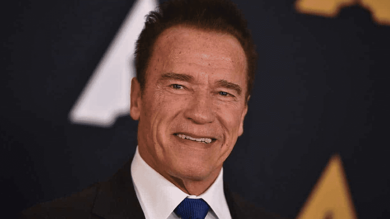 Avete mai visto la casa-museo di Arnold Schwarzenegger? Tra i cimeli anche la famosa Harley Davidson di Terminator