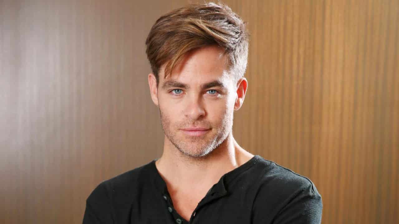 Chris Pine è in Italia! L’attore non perde occasione di mostrare il suo fisico perfetto