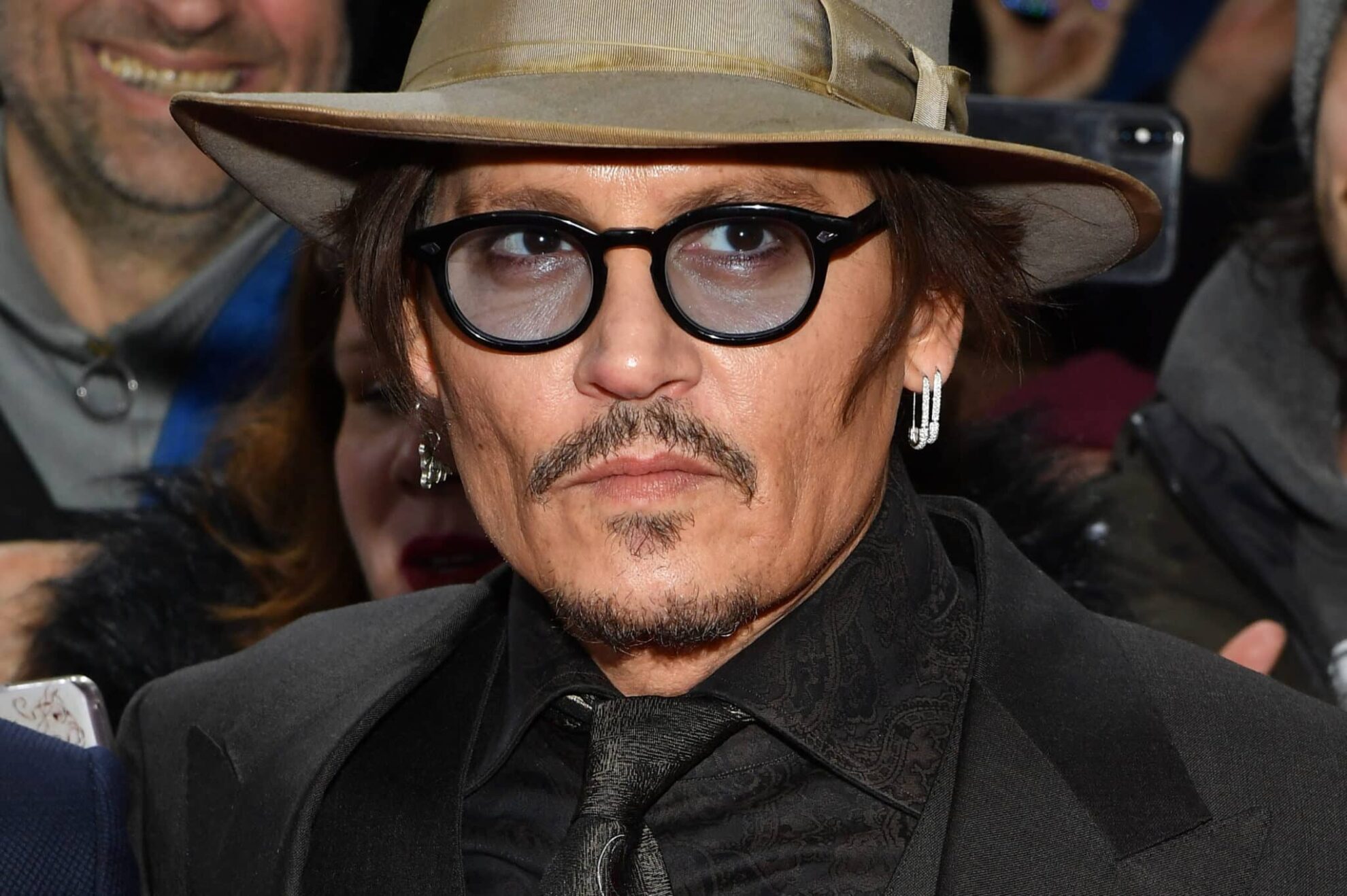 Johnny Depp alla guida del cast vocale della serie animata Puffins