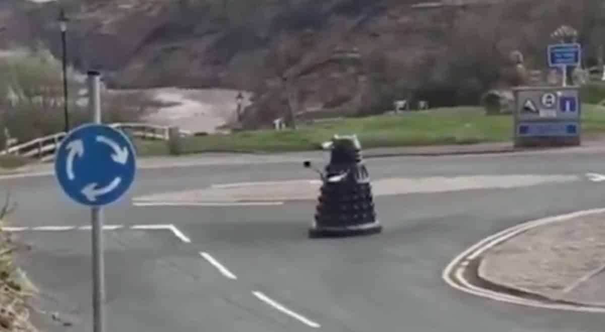 Doctor Who: il video di un Dalek che ordina di rimanere a casa