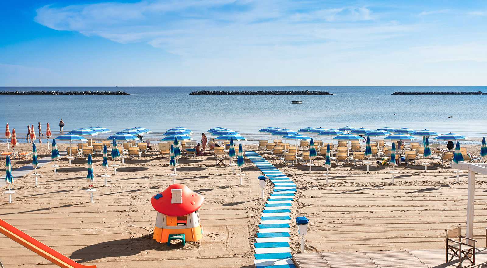 spiaggia di cesenatico summertime