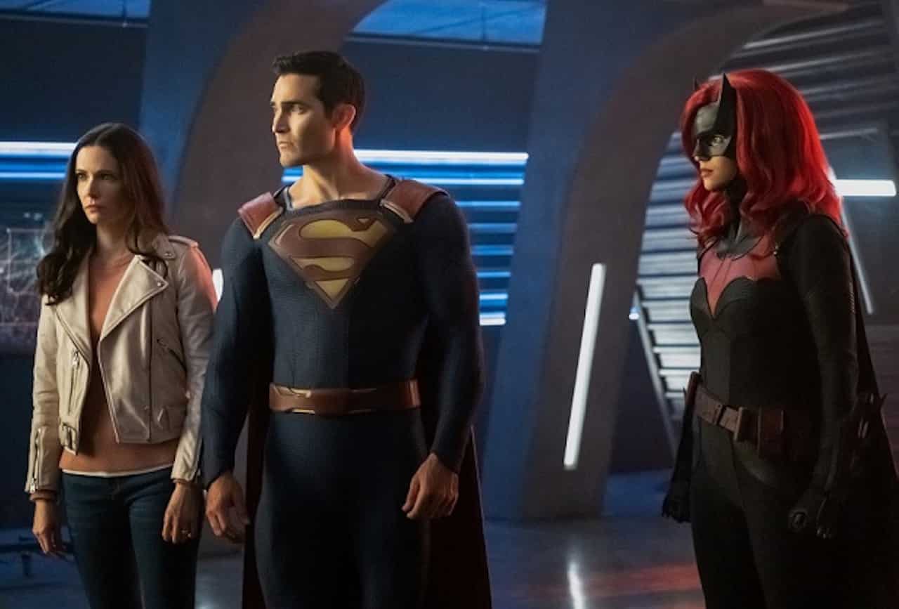 Arrowverse: il nuovo crossover rimandato al 2021, con dimensioni ridotte