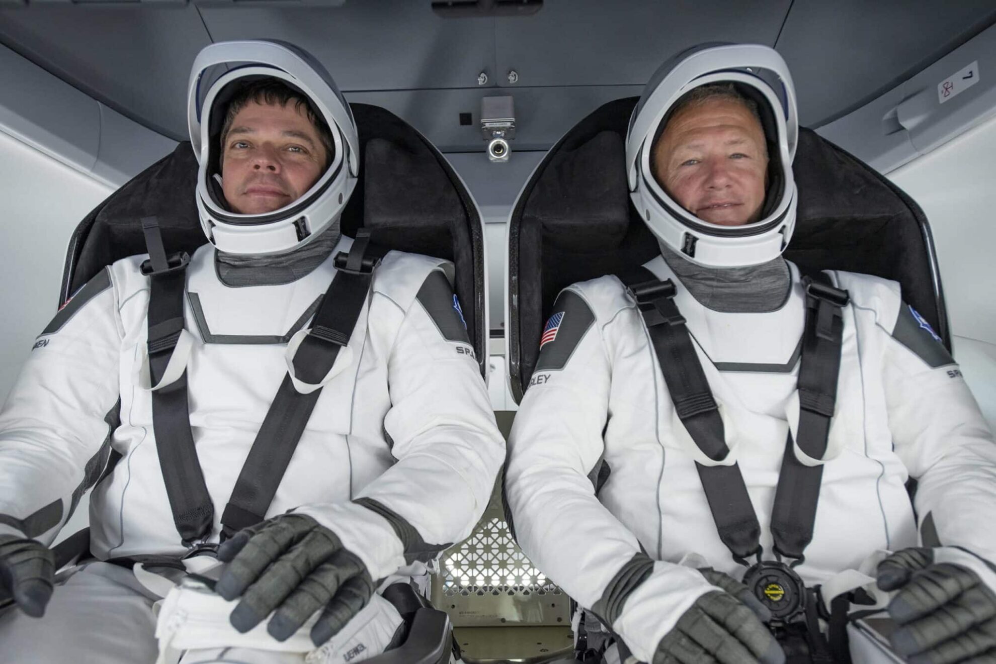 SpaceX: dietro alle tute degli astronauti c’è il costumista di Batman