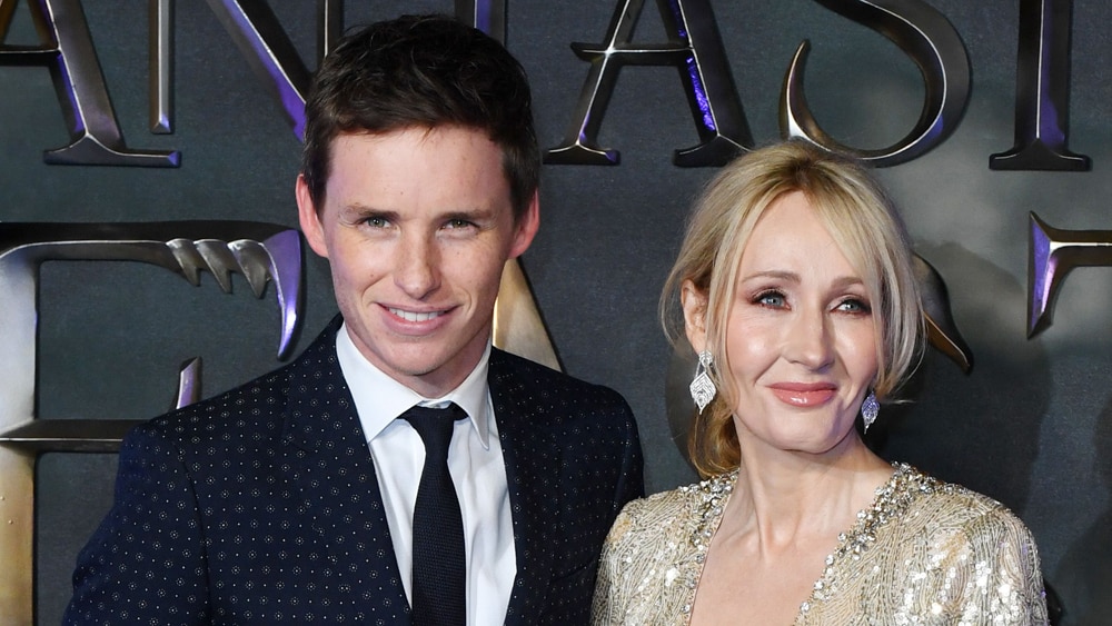 Eddie Redmayne contro J.K. Rowling per i tweet anti-trans della scrittrice