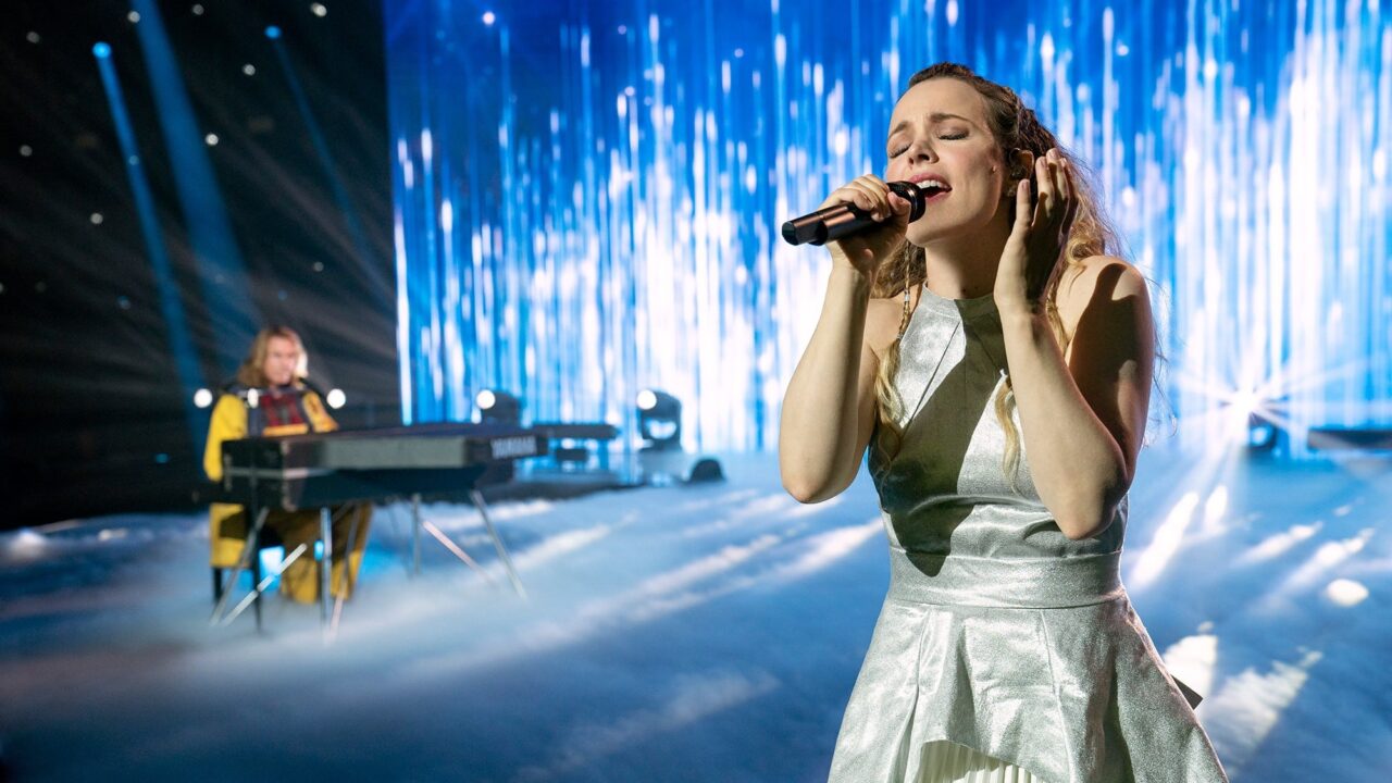 Rachel McAdams canta davvero nel film Eurovision Song Contest?