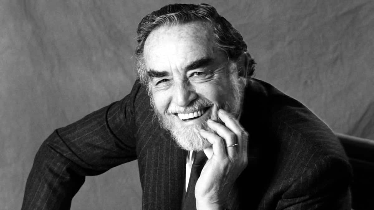 Vittorio Gassman e lo strano epitaffio: la criptica frase incisa sulla tomba dell’attore rispecchia la sua indimenticabile personalità