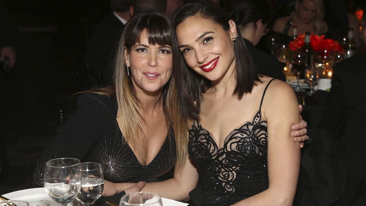 La Wonder Woman Gal Gadot augura buon compleanno a Patty Jenkins