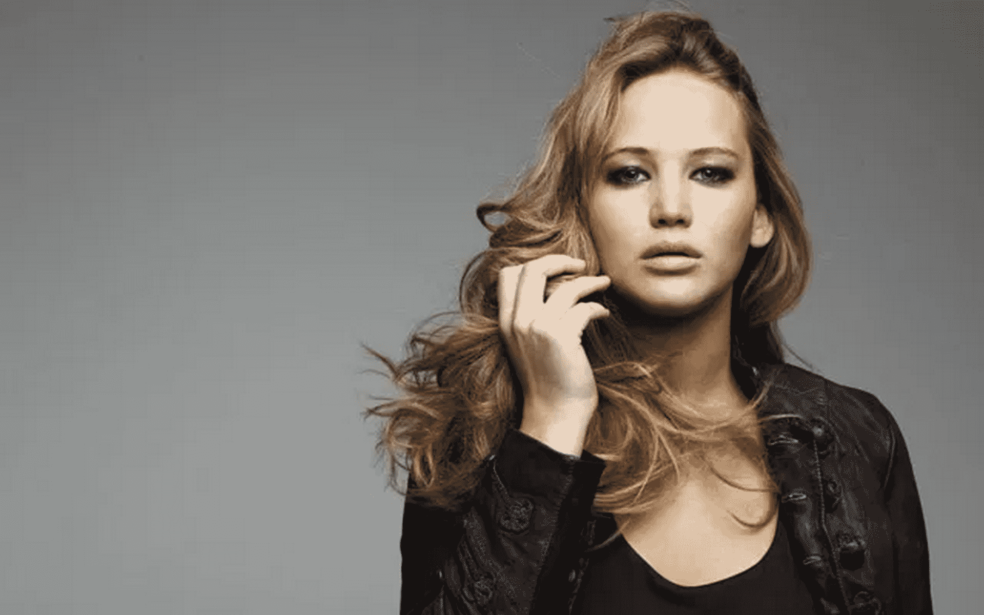 Jennifer Lawrence compie 30 anni: una guerriera che salva e si salva da sola