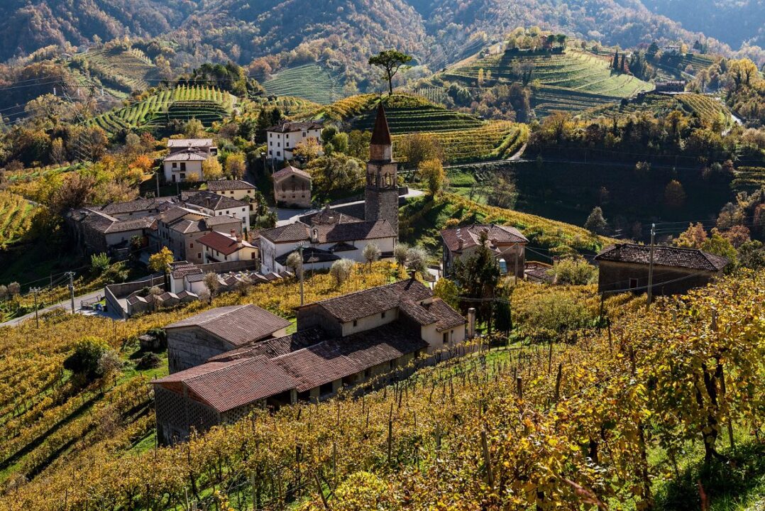 Finché c'è prosecco c'è speranza Cinematographe.it