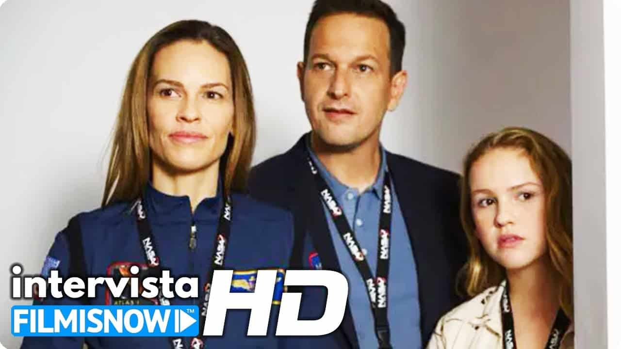 EXCL Away: Hilary Swank e il resto del cast parlano della serie Netflix [VIDEO]