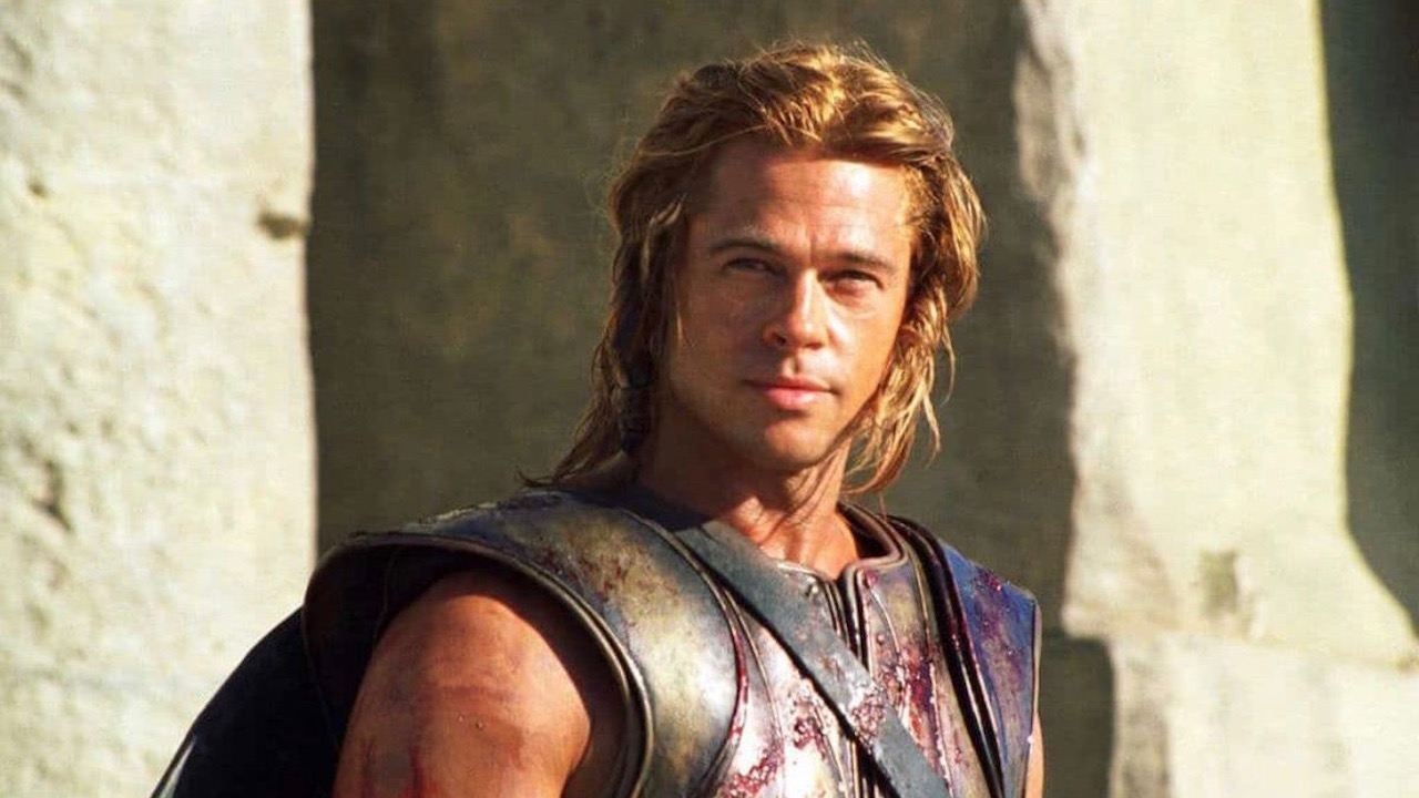 Brian Cox innamorato perso di Brad Pitt: “Sono etero, ma in Troy era troppo bello”