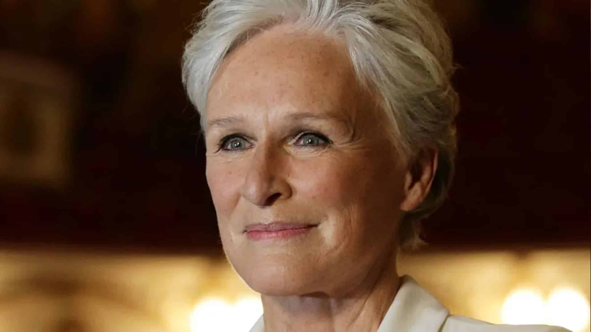 Avete visto la cugina di Glenn Close? È una nota attrice ed il fascino sembra proprio un dono di famiglia!