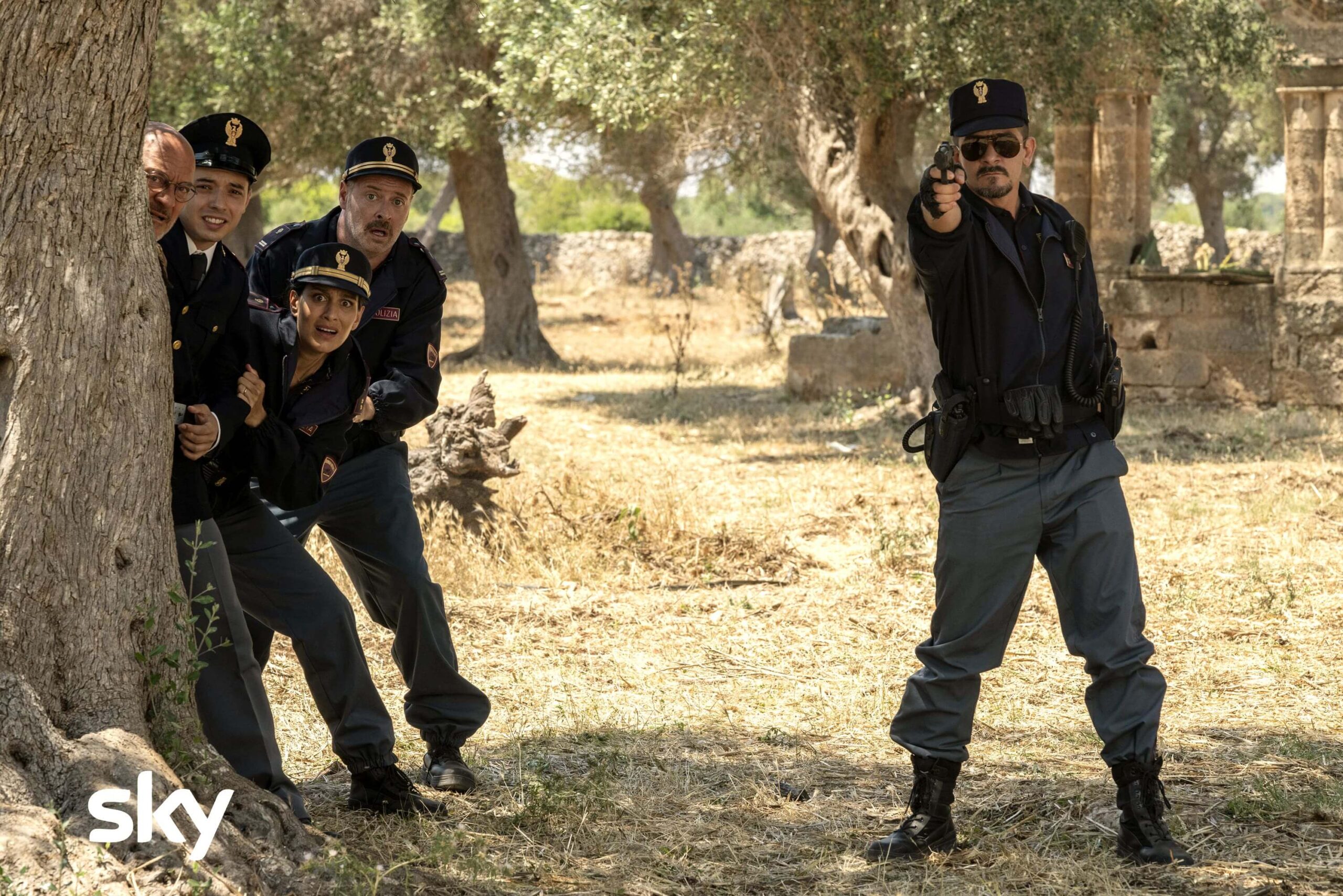 Cops – Una banda di poliziotti: recensione della commedia in due puntate di Luca Miniero