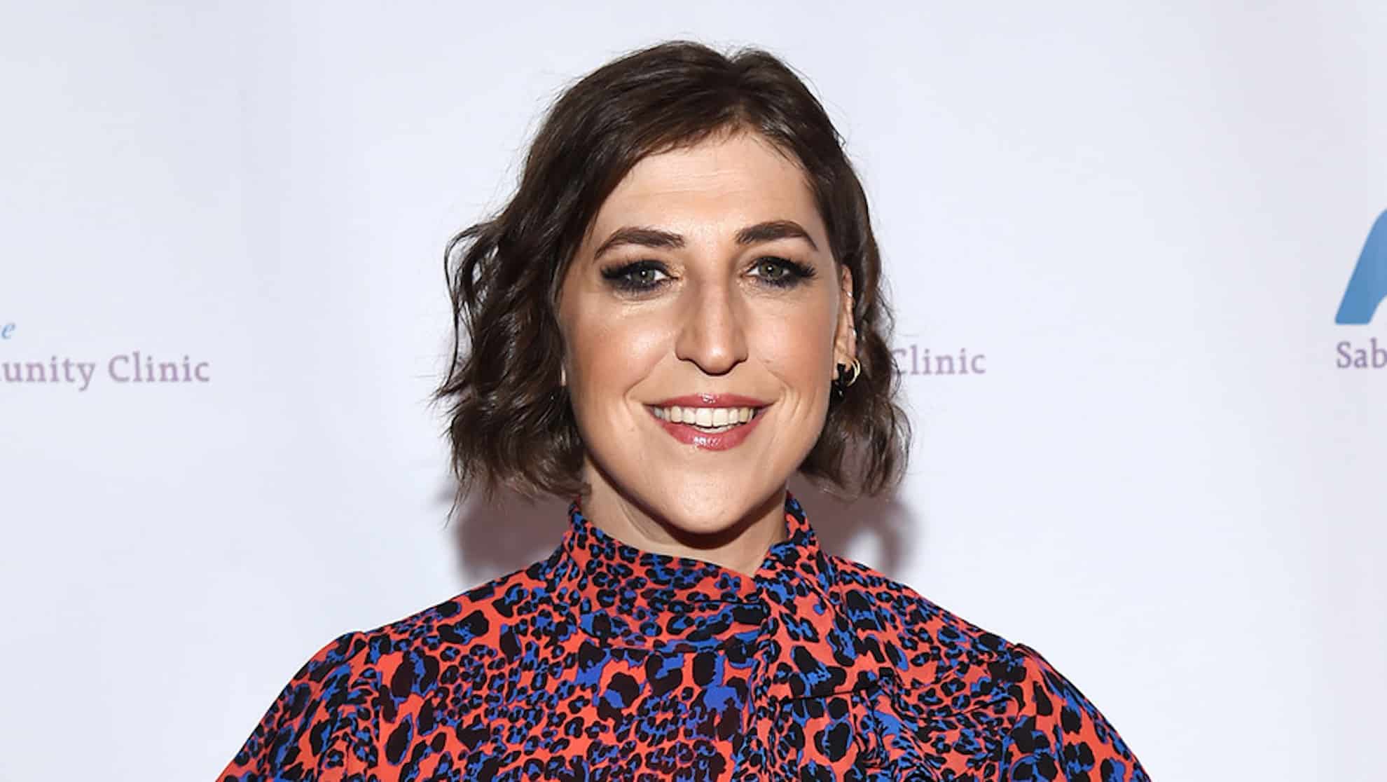 Call Me Kat: ecco il trailer della serie Fox con Mayim Bialik