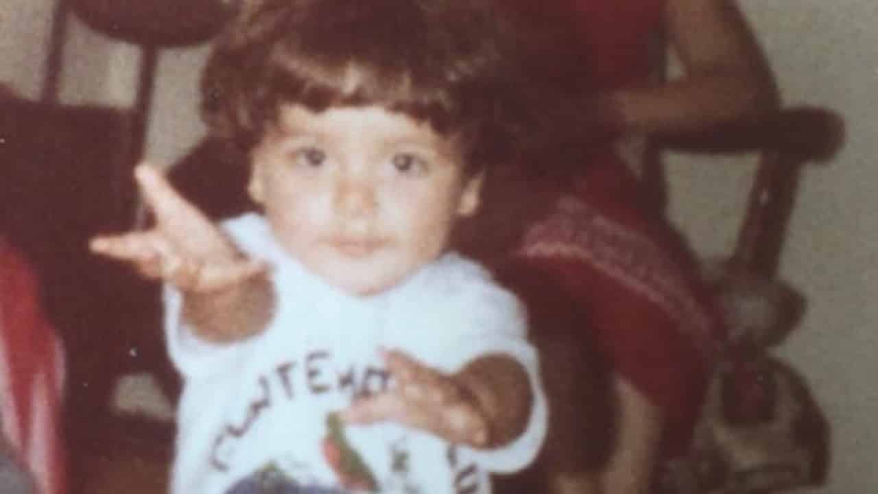 Avete riconosciuto questo adorabile bimbo? Oggi ha 41 anni ed è il miglior pilota della Resistenza