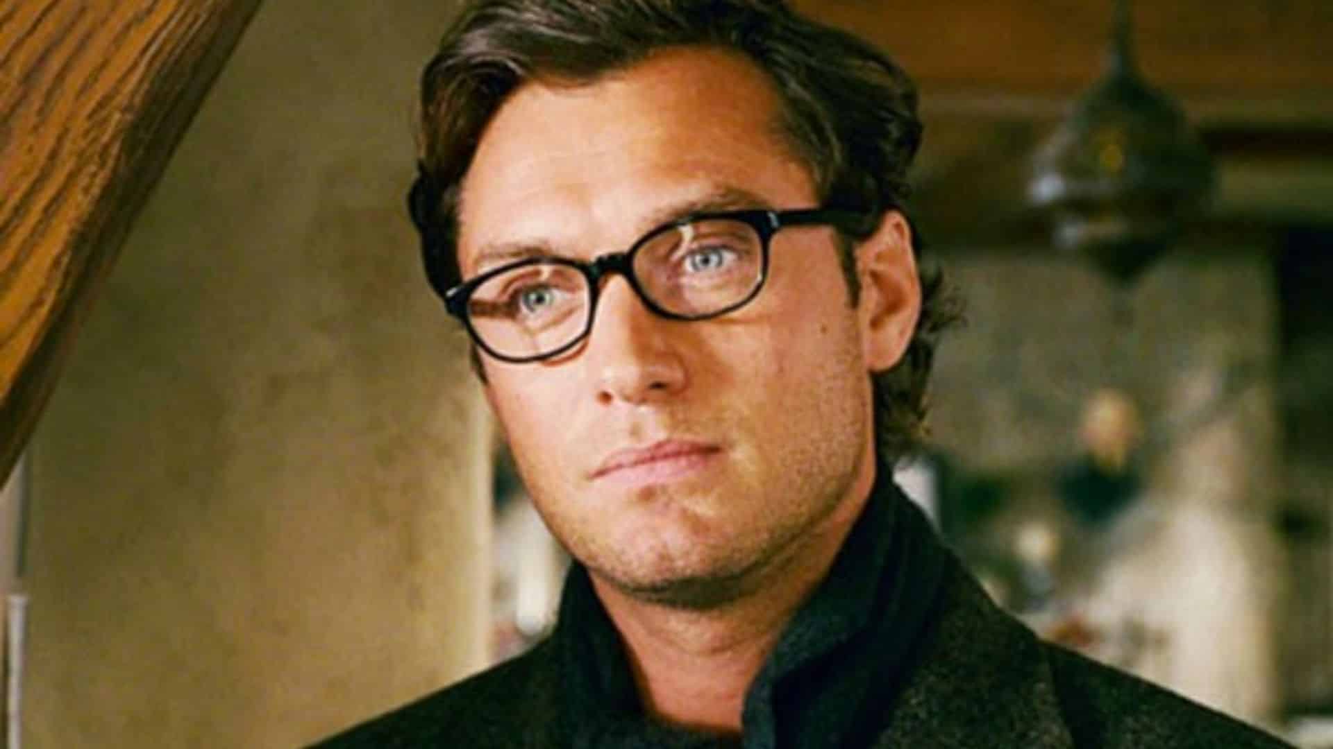 Avete mai visto la bellissima figlia di Jude Law? Quella sera a Londra stava quasi per morire, oggi posa per Fendi e Valentino