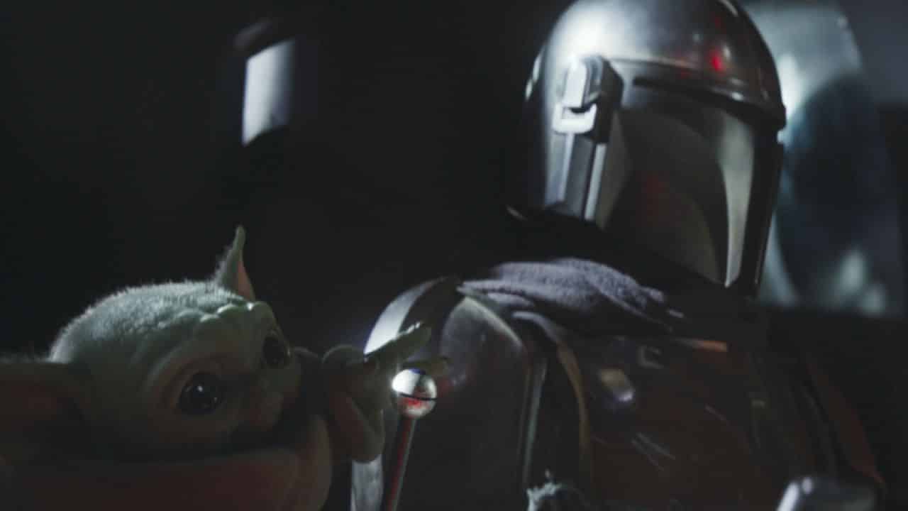 Perché Baby Yoda è ossessionato da quel pomello in The Mandalorian?