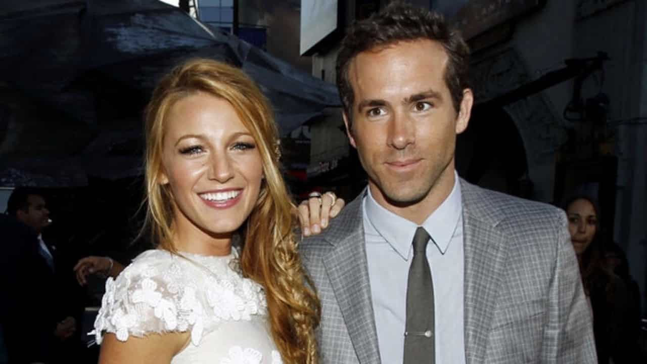 Ryan Reynolds onora la madre dei suoi figli Blake Lively con un messaggio non proprio galante!