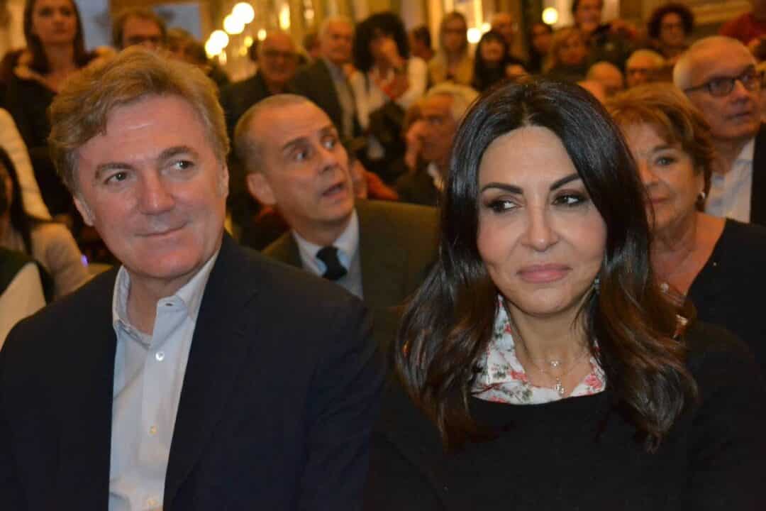 Sabrina Ferilli ad un evento con il marito