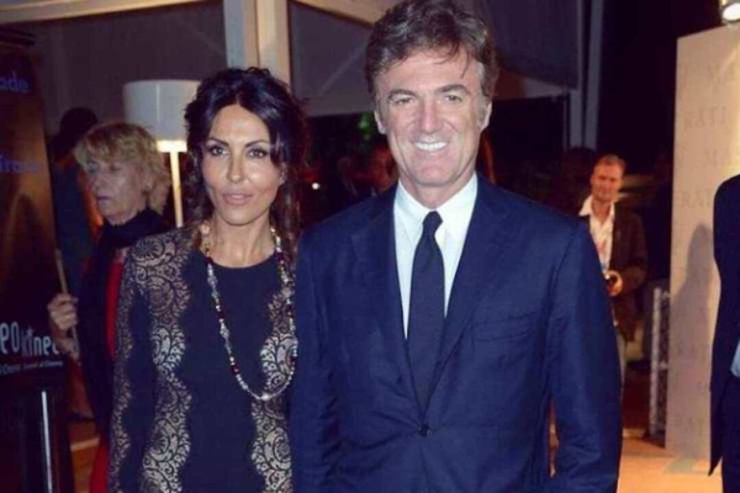 La Ferilli e Flavio Cattaneo sorridenti