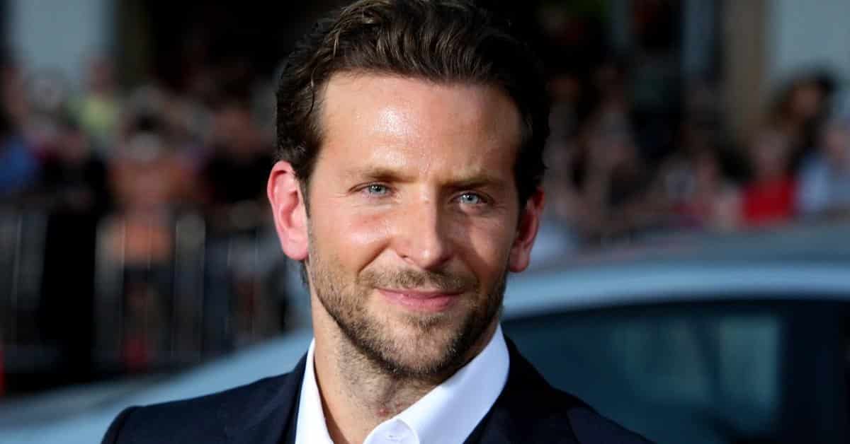 Bradley Cooper e l’imbarazzo durante QUELLA scena di nudo