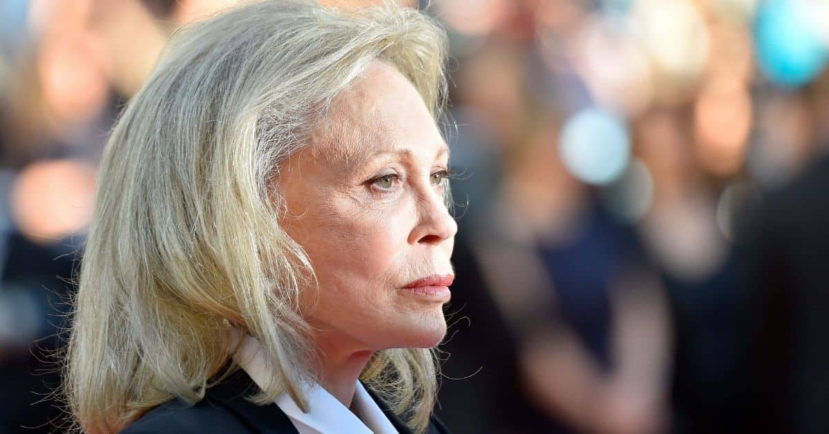 Avete mai visto la casa di Faye Dunaway? La dimora di West Hollywood dell’attrice rispecchia appieno la sua eleganza