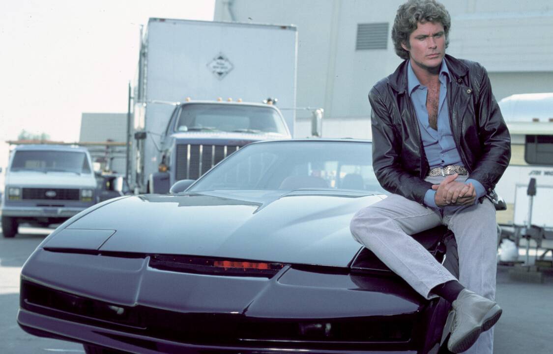 Supercar: David Hasselhoff vende la sua KITT (e ve la consegna pure!)