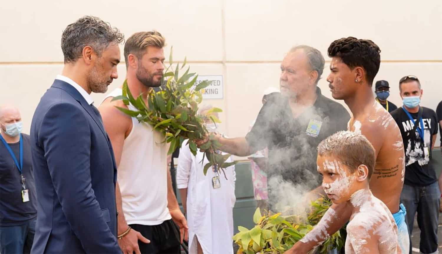 Thor: Love and Thunder, Chris Hemsworth con i Maori nel primo giorno di riprese