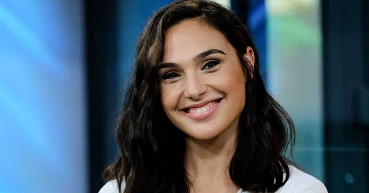 Wonder Woman: l’attrice Gal Gadot rivela la prima foto del pancione