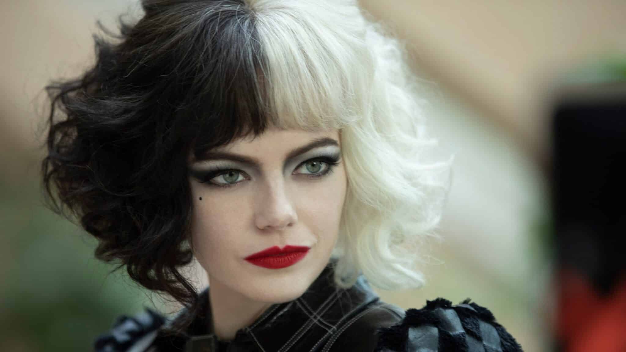 Cruella: esce il trailer e il web si scatena – ecco i cosplay più sexy del personaggio interpretato da Emma Stone