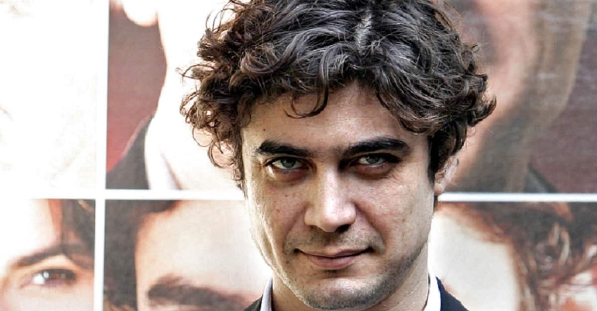 Riccardo Scamarcio e la passione esplosa con Benedetta Porcaroli: i due avrebbero lasciato i rispettivi partner