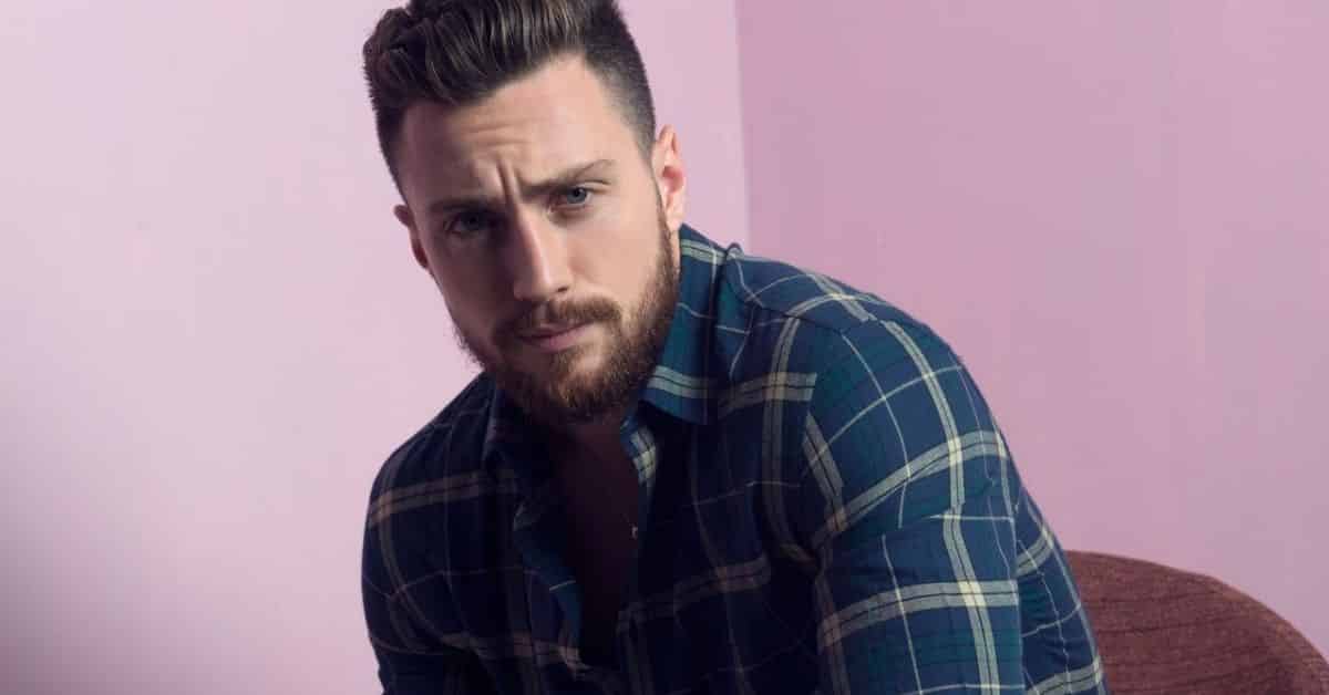 Avete visto la moglie di Aaron Taylor-Johnson? Ha 20 anni più di lui, è la regista di Cinquanta sfumature di grigio e il loro rapporto è hot