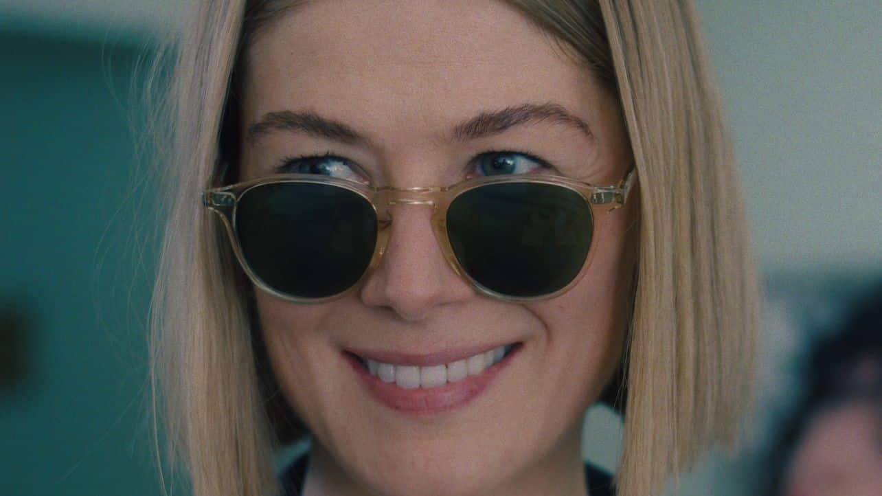 I Care a Lot: recensione del film Amazon con Rosamund Pike