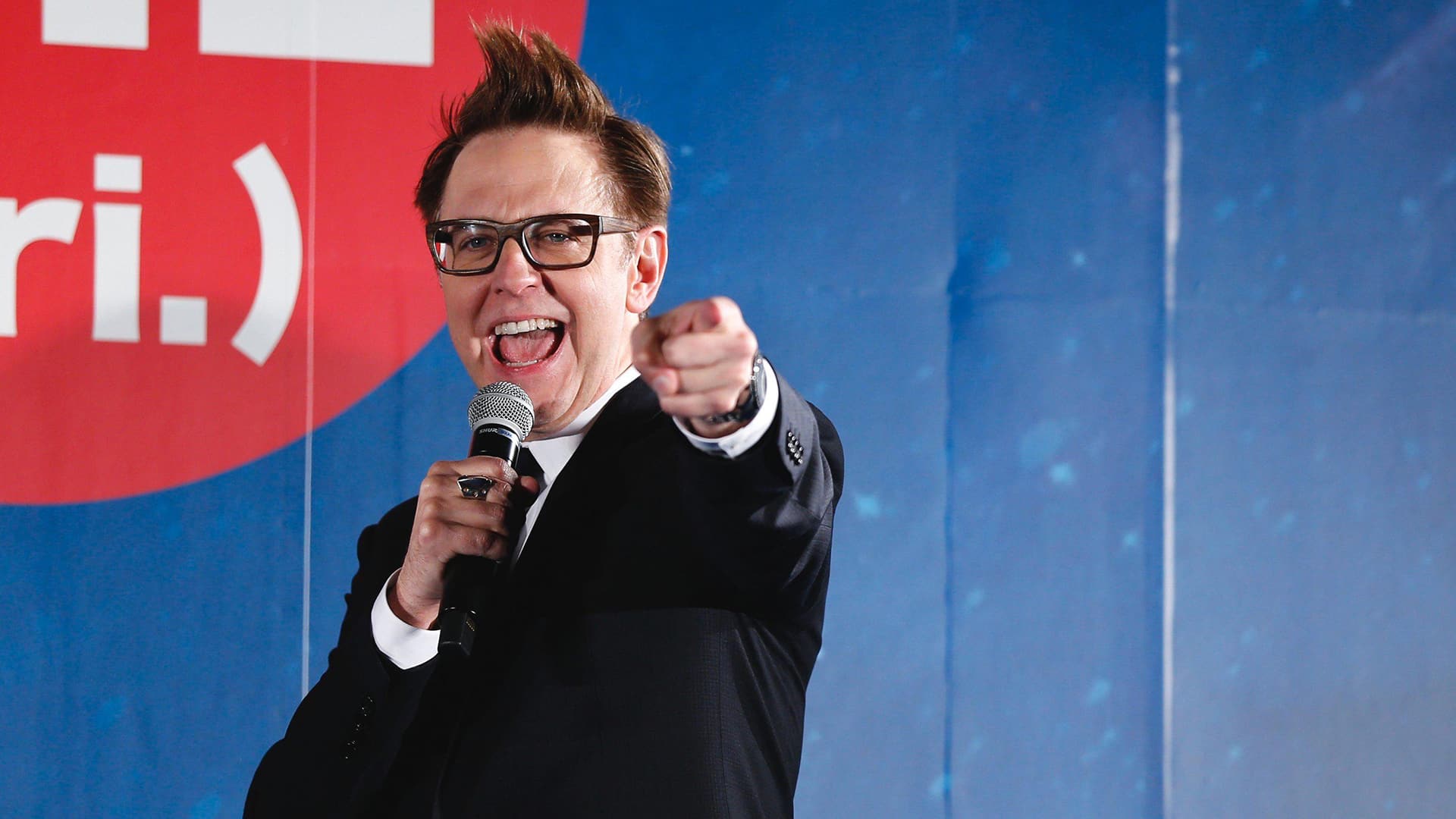 James Gunn festeggia un San Valentino a tema Peacemaker [FOTO]