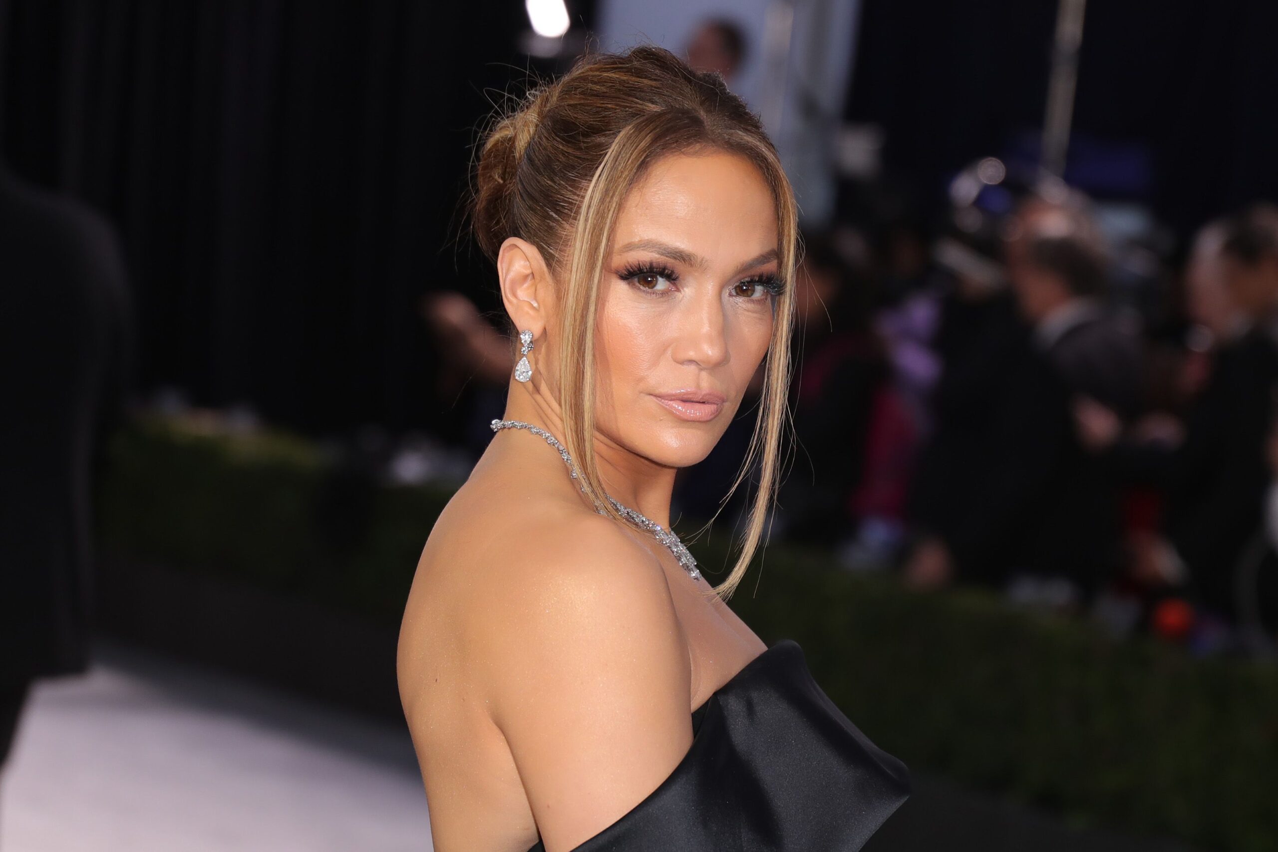 Jennifer Lopez e la commovente dichiarazione d’amore a Ben Affleck agli Mtv Movie & Tv Awards: “ringrazio il vero amore” 