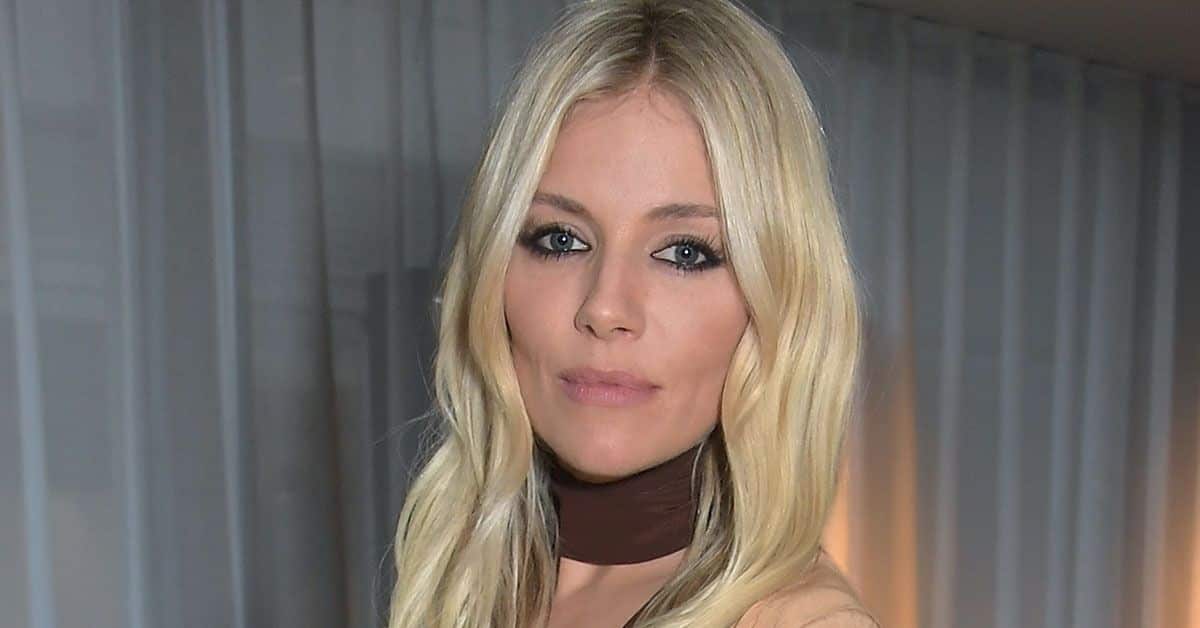 Avete visto la sorella maggiore di Sienna Miller? È una stilista di moda e insieme le due donne hanno creato un marchio di successo