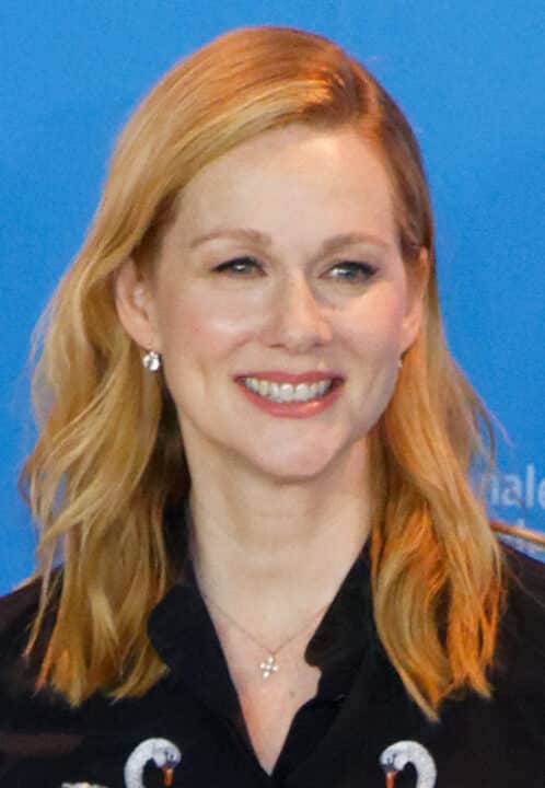 Laura Linney sorridente