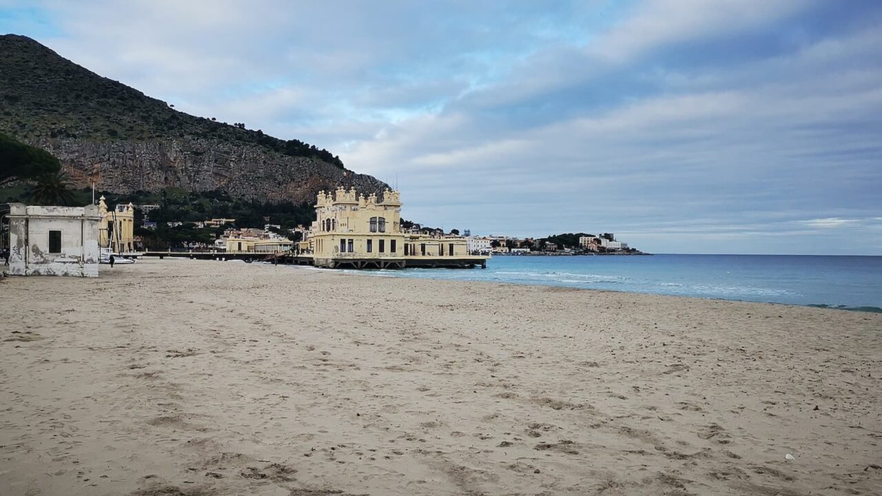 Mondello, Sulla stessa onda, Cinematographe.it