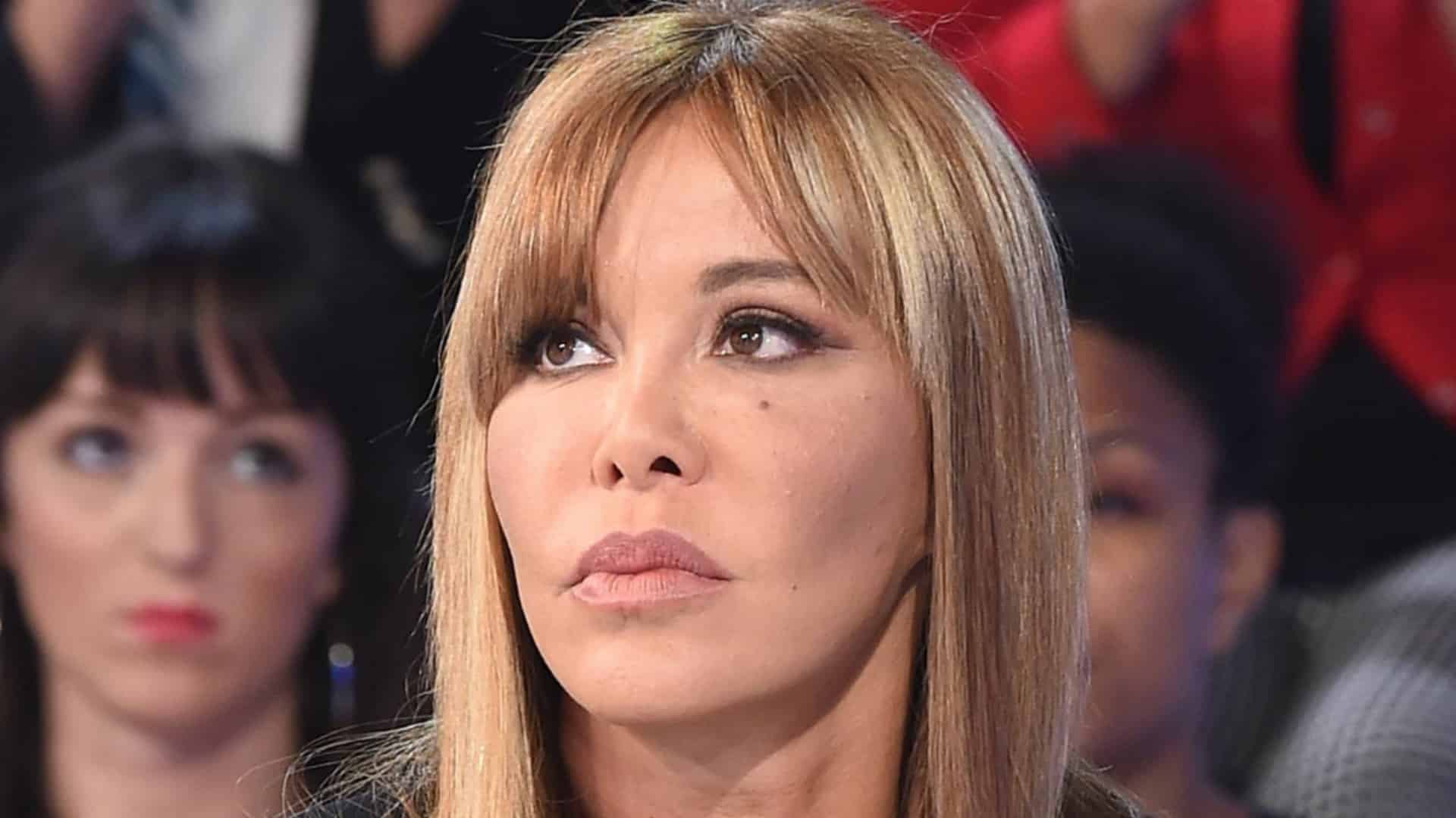 Vera Gemma e lo scandalo del fidanzato più giovane di quasi 30 anni: “I suoi genitori non sono affatto contrari”