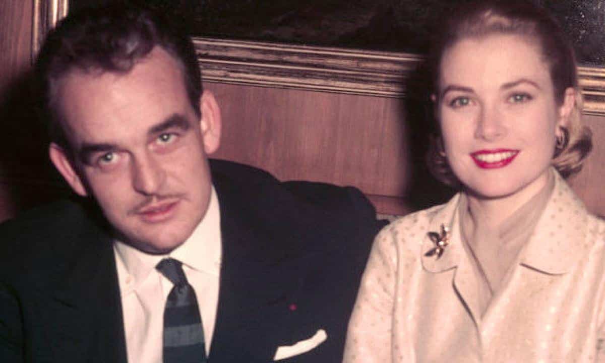 Grace Kelly e Ranieri di Monaco: un matrimonio da favola turbato da uno sgradevole dettaglio [VIDEO]