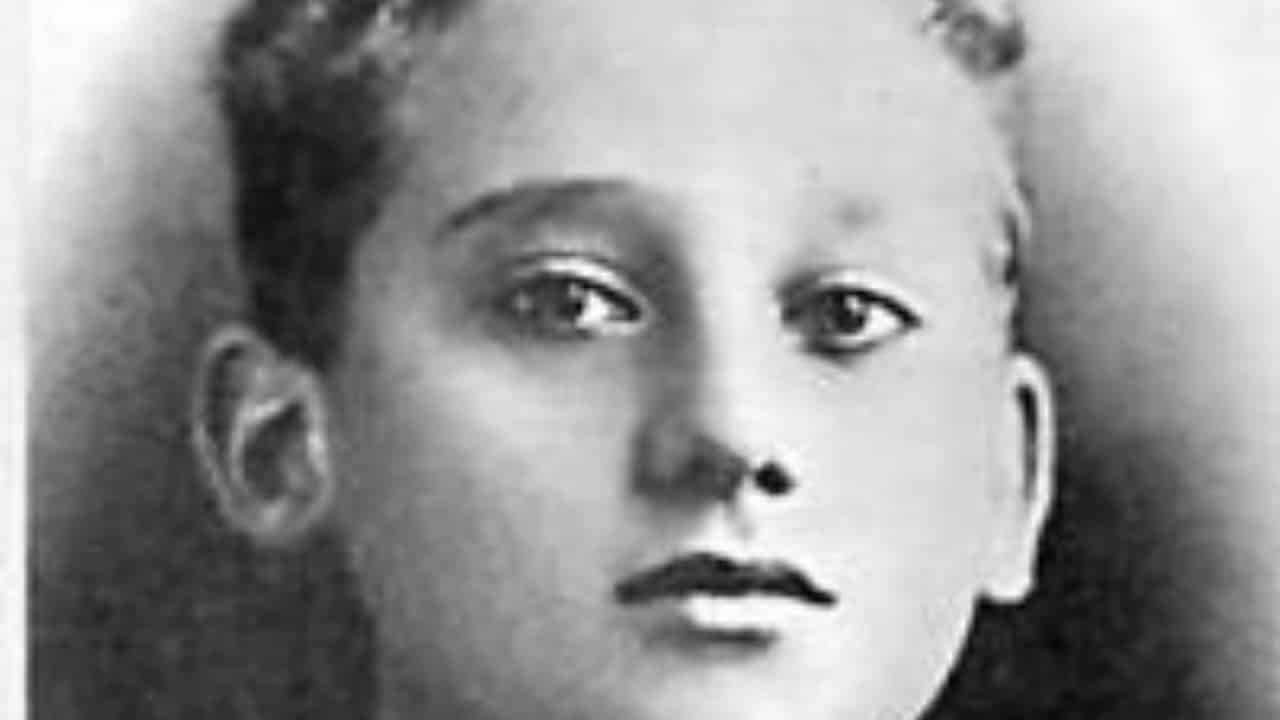 L’avete riconosciuto? È il re della romanità cinematografica, ha preso in giro i lavoratori ed è stato provocato da un piatto di pasta