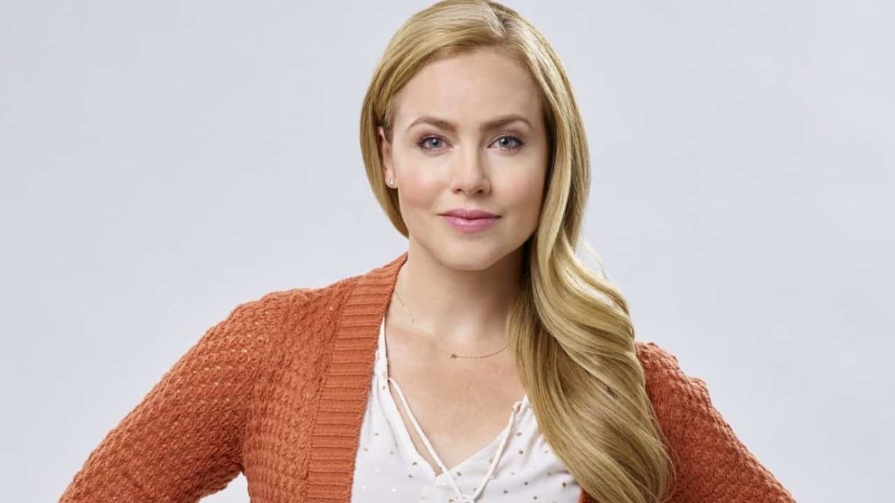 Avete visto il marito di Amanda Schull? È un grafico, l’ha conosciuto sul set di un suo film e la coppia ha da poco avuto un bambino