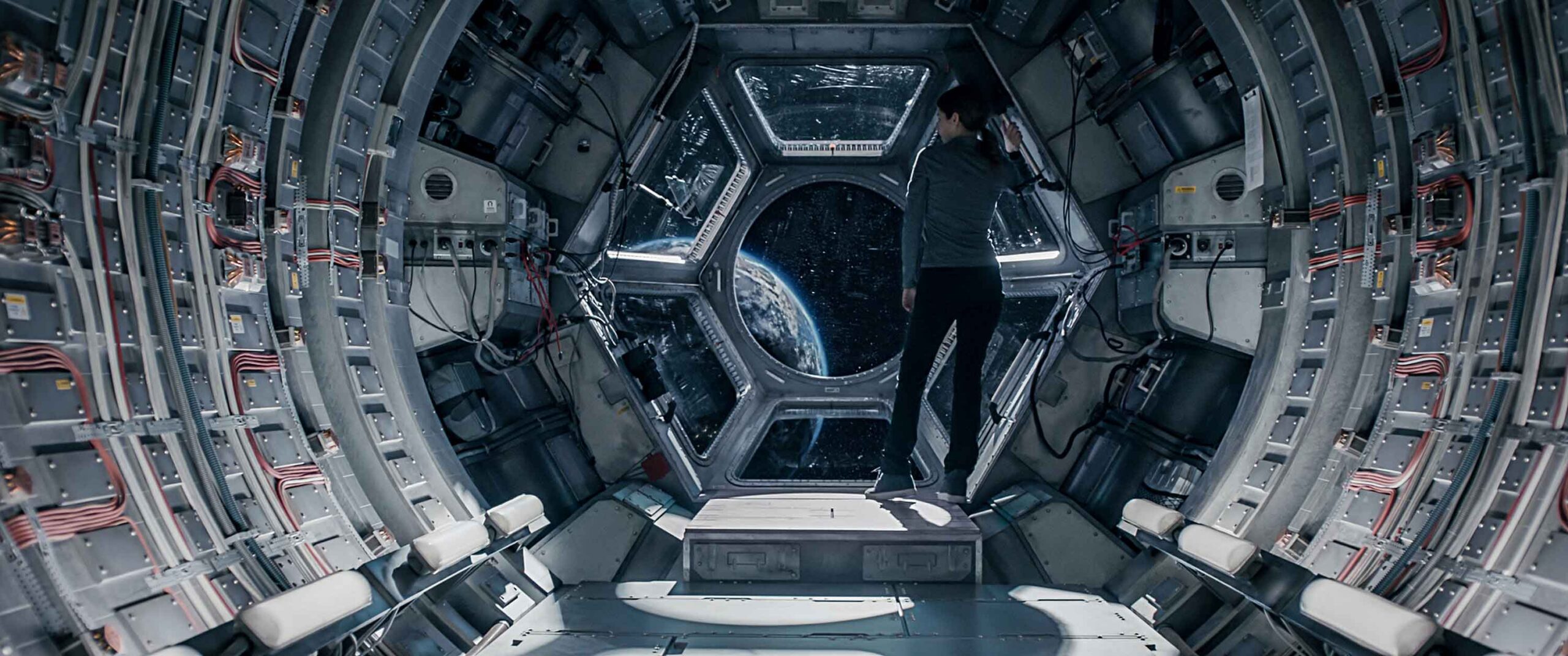 Estraneo a bordo: recensione del film Netflix con Anna Kendrick