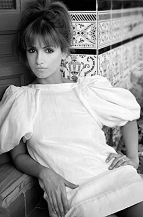 Monica Cruz in posa