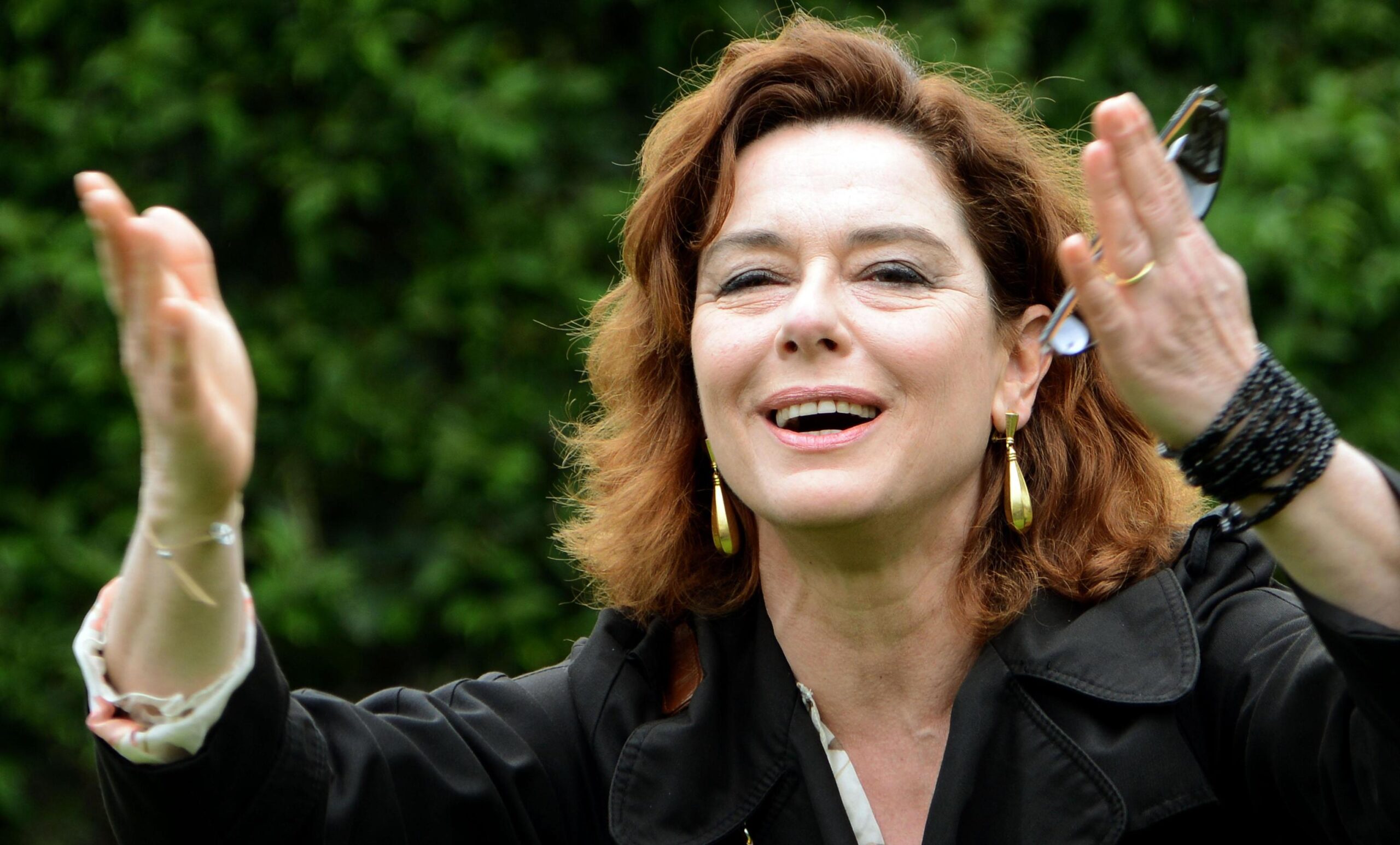 Monica Guerritore e la sua battaglia per un tumore al seno: “sarei stata disposta a vivere come le Amazzoni”