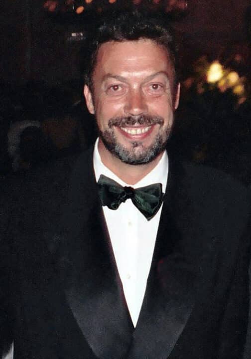 Tim Curry sorridente