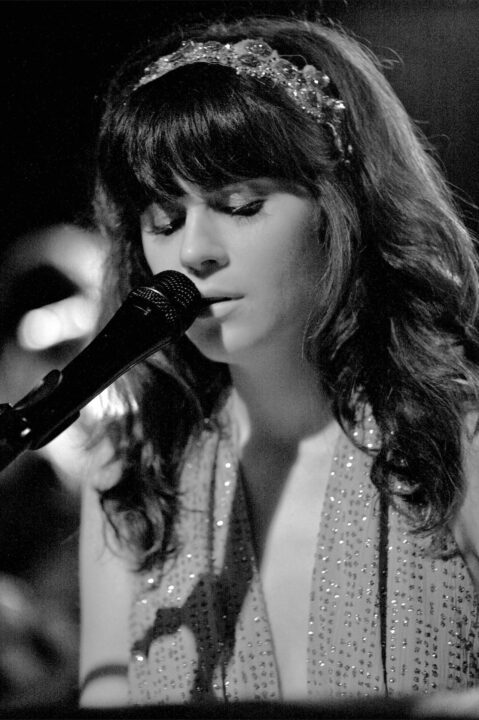 Zooey Deschanel cantante